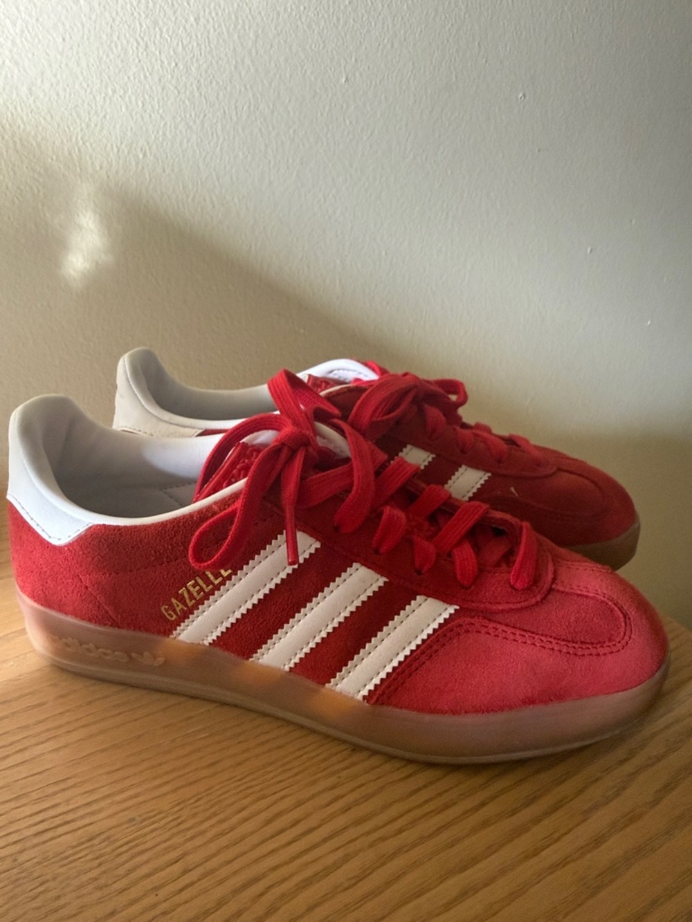 Adidas Gazelle Indoor Shoes Scarlett/Cloud White/Gum sz. 4.5 mens